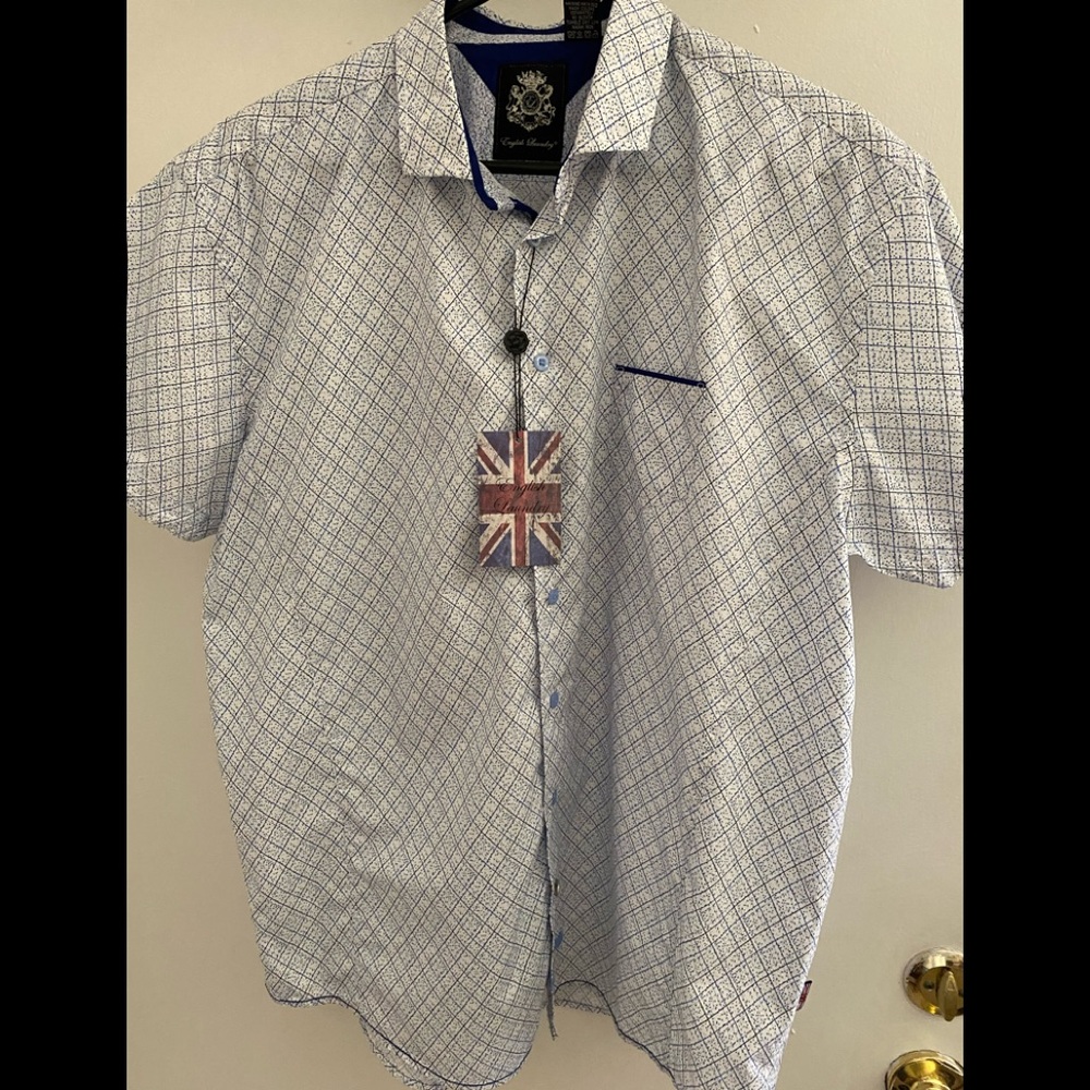 NWT ; beautiful short sleeve shirt.